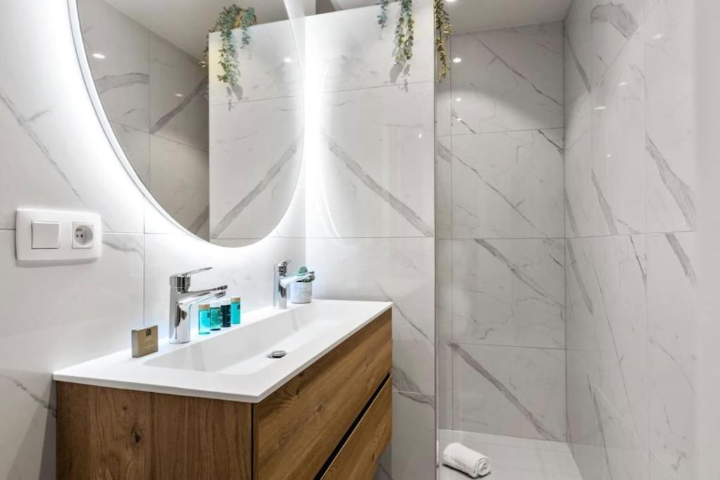 Albane - Modern 2 Slaapkamer Appartamento *